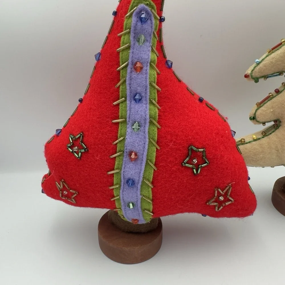 Vintage‎ Red & Beige Felt Christmas Trees Lot Of 2 Beaded Stars